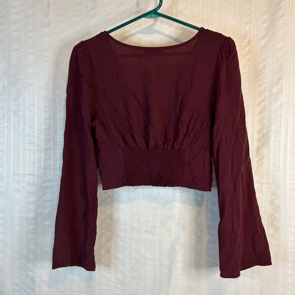 V-Neck Clasp Cropped Shirt Womens Sz Medium - Picture 7 of 10